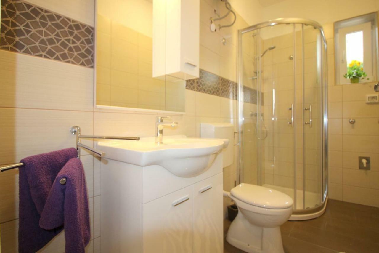 Apartment Noemi In City Center Porec Ngoại thất bức ảnh
