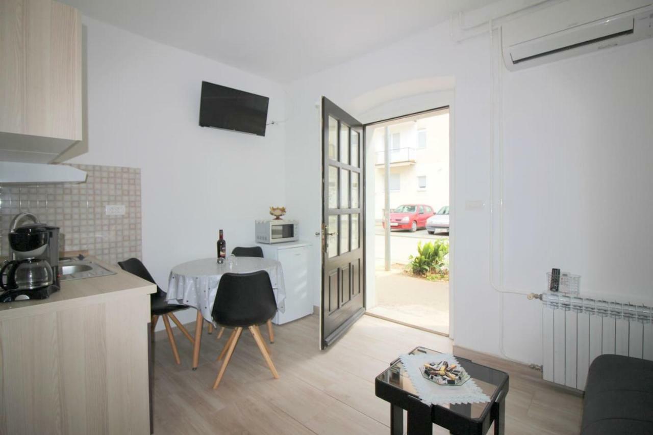 Apartment Noemi In City Center Porec Ngoại thất bức ảnh
